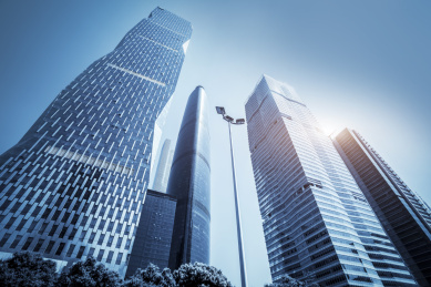 城市金融区摩天大楼外立面和建筑局部景观