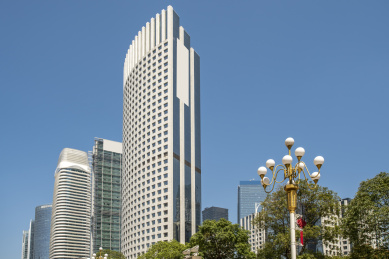 城市金融区摩天大楼外立面和建筑局部景观