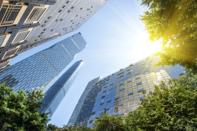 城市金融区摩天大楼外立面和建筑局部景观