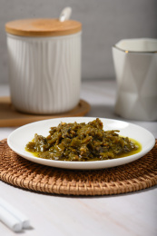 盘子里的烧椒酱