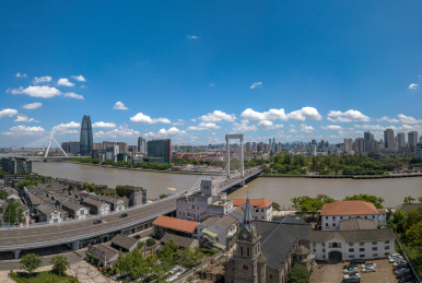 航拍中国浙江省宁波市老外滩甬江全景图