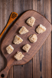 木砧板上的石蜂糖