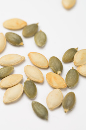 白底上的南瓜子