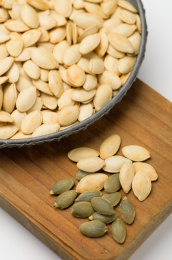 白底上的南瓜子