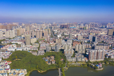 航拍中国湖南岳阳市城市景观