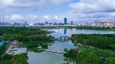 中国宁夏银川海宝公园北塔湖