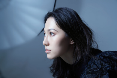 漂亮的哥特女孩的特写肖像