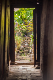 中国云南省大理市喜洲古镇民居小巷