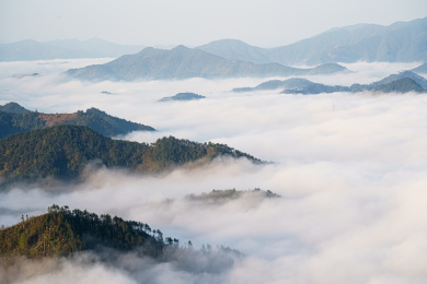 中国安徽石潭村的云海
