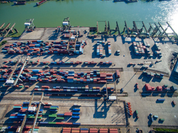 广西贵港港集装箱货运码头