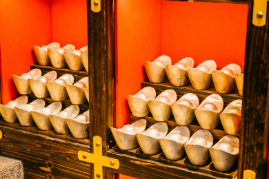 贵重金属古代银锭特写