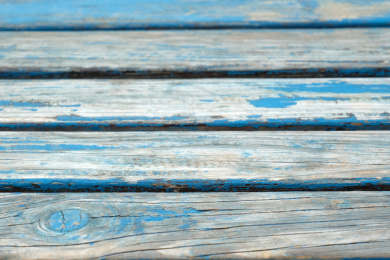 斑驳掉漆的木板条