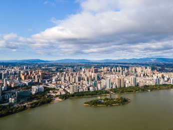 中国广东清远市江心岛城市天际线