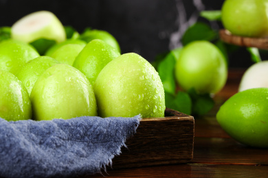 盘子里的牛奶脆蜜青枣