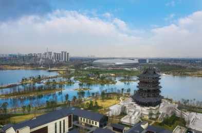 四川成都龙泉驿东安湖公园全景航拍图