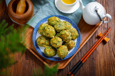 家常美食油炸茴香丸子