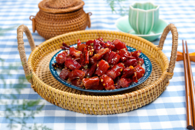 特色美食菜肴腊猪粉肠