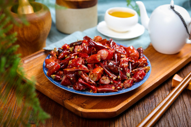 香辣美味下酒菜油炸猪粉肠