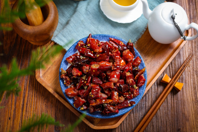 中餐特色菜油炸腊粉肠