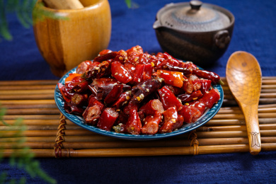 中餐特色菜油炸腊粉肠