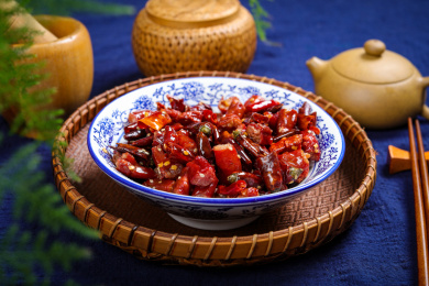 中餐特色菜油炸腊粉肠