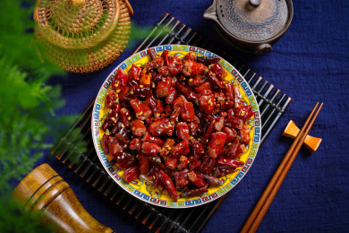 中餐特色菜油炸腊粉肠