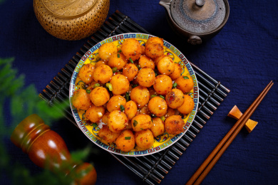 美味下酒菜香辣油炸土豆