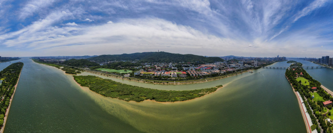 中国湖南长沙湘江橘子洲岳麓山全景图航拍