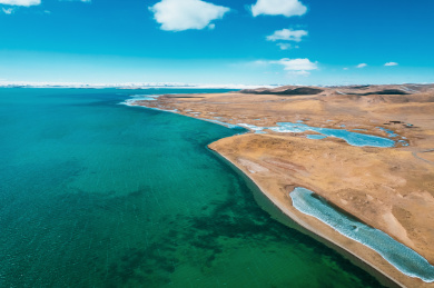 中国青海三江源国家公园黄河源头扎陵湖