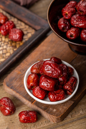 复古风拍摄香酥脆枣