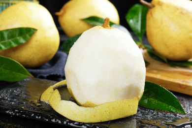 黑石板的上鸭嘴梨