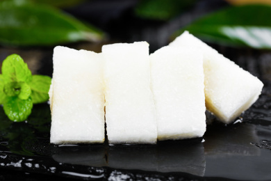 黑石板的上鸭嘴梨