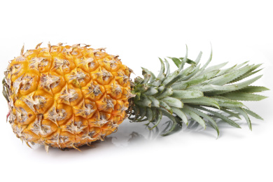 白底上的新鲜菠萝 菠萝