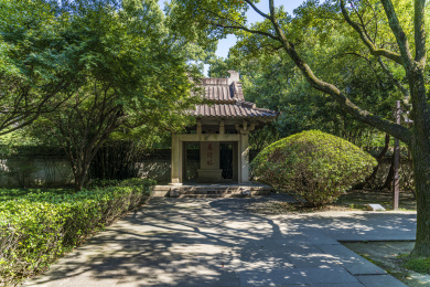 中国浙江绍兴柯岩风景区天工大佛