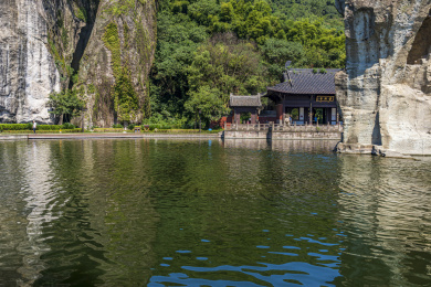 中国浙江绍兴柯岩风景区普照寺