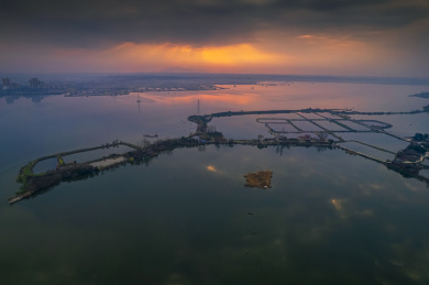 中国湖北荆门钟祥镜月湖日出航拍