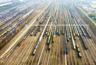 中欧班列蓉欧快铁成都国际铁路港航拍图