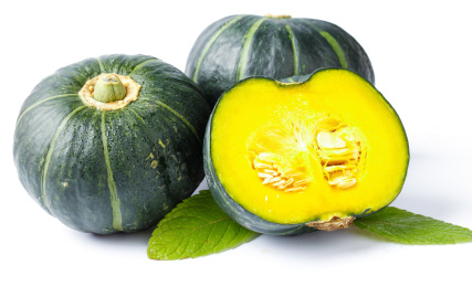 浅底上摆放着南瓜