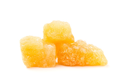 白底上放着冰糖块 冰糖块