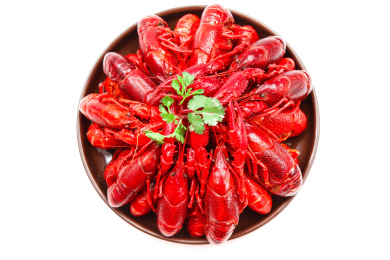 盘子里装着小龙虾