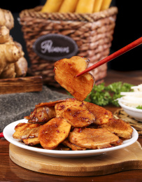 盘里装着一盘凉拌洋姜