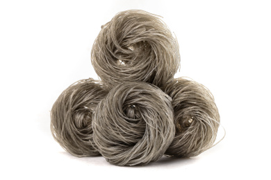 白底上放着红薯粉 红薯粉