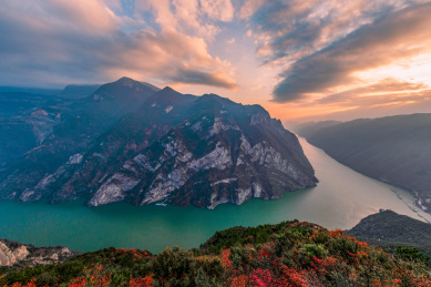 深秋的重庆长江三峡巫峡
