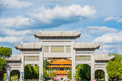 广东梅州千佛塔寺正门牌坊