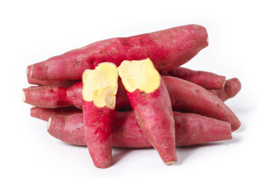 白底上放着金手指红薯