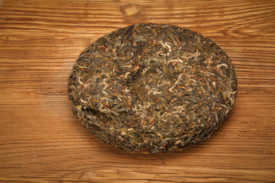 普洱生茶茶饼裸饼外观