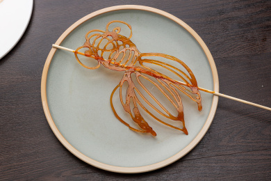 金鱼造型的甜食糖人