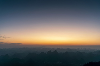英西峰林日落景观