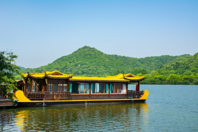 中国浙江萧山湘湖中式游船传统画舫码头