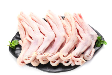 白底上放着一盘的鸭掌